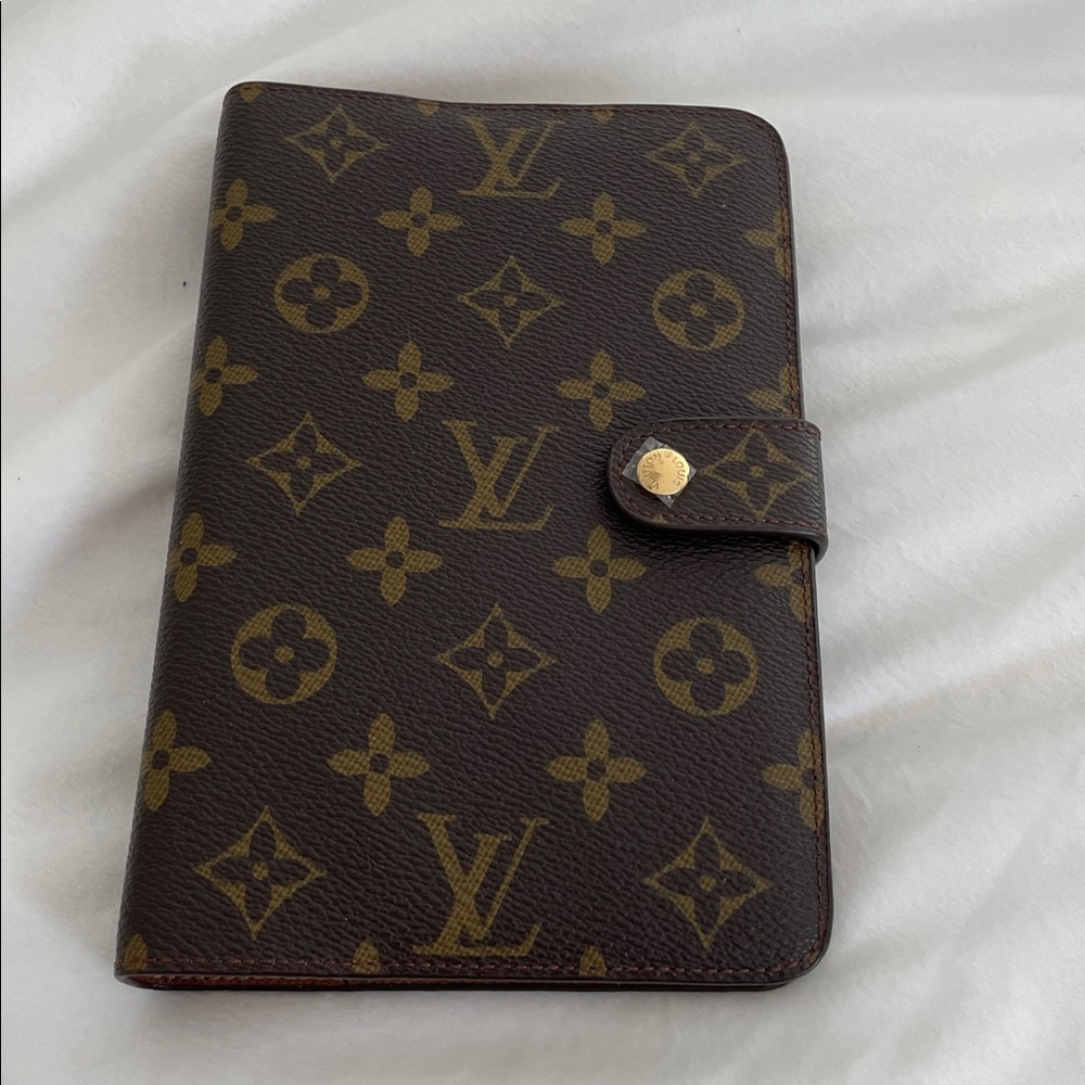 Louis Vuitton Monogram Ring Agenda Cover in Brown and Tan med